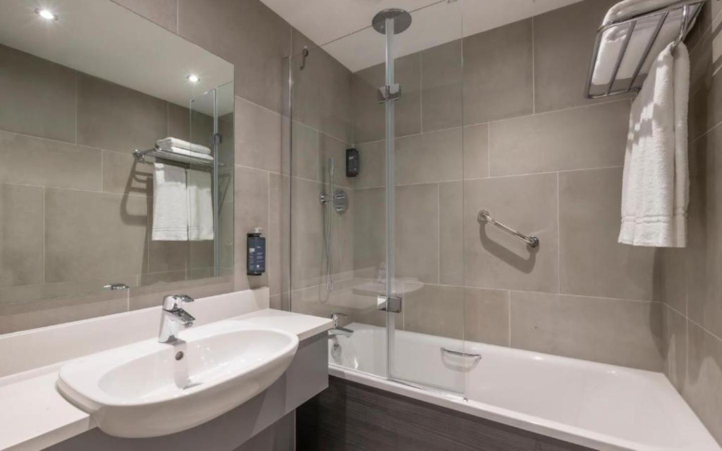 Clayton Hotel & Leisure Club Sligo Bagian luar foto